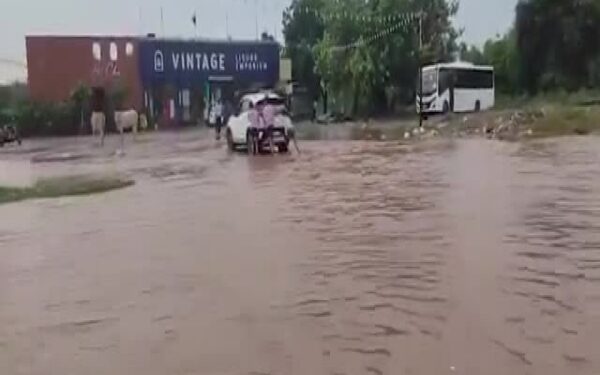 Heavy Rain Disrupts Dozens of Flights at New Delhi Airport