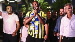 Lukaku seals 'emotional' move to Fenerbahce