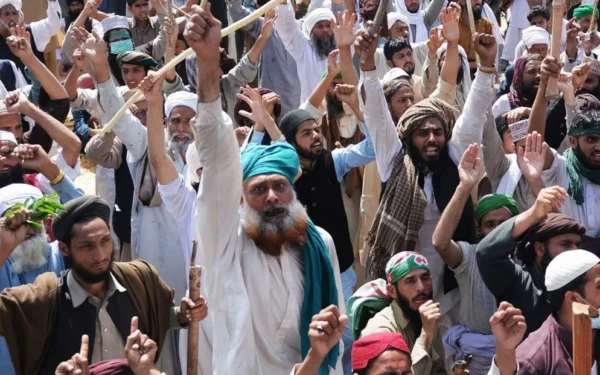Pakistan Steps Up Fight Against Extremist Groups Amid Efforts to Improve Global Image