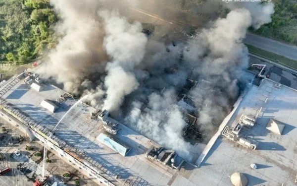 Russian attacks on Ukraine kill 2 people a day after deadly shopping mall drone strike