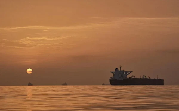Strait of Hormuz Shipping Traffic Falls to One-Week Low as Iran Says Waterway Will Stay Closed Until War Ends